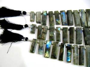 Labradorite naturelle grise facettée rectangulaire 20-30mm Briolette 9 pouces - Product Image 3