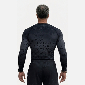 เสื้อยืดออกกำลังกายแขนสั้นผู้ชาย ผ้าโพลีเอสเตอร์ 95% สแปนเด็กซ์ 5% แห้งเร็ว รับผลิตตามแบบ OEM พิมพ์ลายได้ - Product Image 4