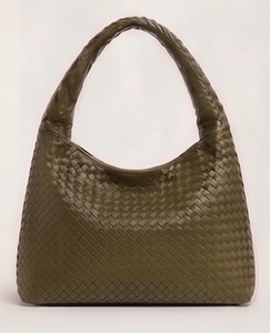 Sac fourre-tout hobo en cuir véritable tressé pour femme, style anglais, avec fermeture éclair et chaînes, sac à bandoulière de luxe personnalisé, vente en gros - Product Image 1