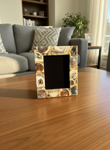 Cadre photo en résine transparente de luxe avec fleurs pressées, design personnalisé écologique pour un style élégant de la maison - Product Image 4