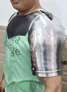 Ensemble authentique de gorgete et épaulettes médiévales en acier doux, artisanal, pour costume de chevalier, cosplay et reconstitution historique, armure de cou - Product Image 4