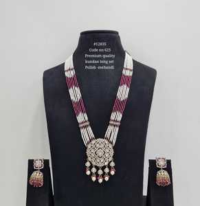 Ensemble collier long Kundan de qualité supérieure 12835 avec boucles d'oreilles, pendentif orné de perles Moti pour mariage, fête ou tenue de mariée - Product Image 4