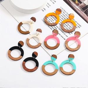 Pendientes Colgantes Geométricos de Madera y Resina Bañados en Oro de Blatant Exports, Diseño Elegante para Fiestas y un Look Cristiano Moderno - Product Image 4