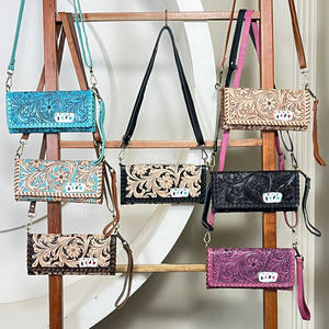 Portefeuille Trifold pour Femme en Cuir Véritable Façonné à la Main, Sac à Bandoulière Unique en Cuir de Vachette avec Pochette de Poignet – Collection March Expo - Product Image 5