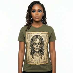 T-shirt graphique Mummy Vert Olive pour Femme, Imprimé Parchemin Égyptien Personnalisé, Style Vintage Streetwear, Haut de Gamme, Fabrication Usine - Product Image 1
