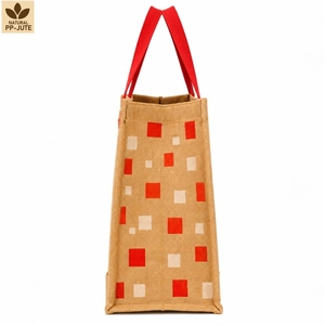 ถุงช้อปปิ้งทำจากปอกระเจาเคลือบลามิเนต ขนาด 30x30x15 ซม. สำหรับร้านขายของชำ รับทำโลโก้ตามสั่ง ขายส่ง OEM แบรนด์ส่วนตัว รุ่น PH-JT-19 - Product Image 4