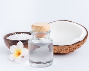 Aceite de Coco Fraccionado Orgánico 100% Puro y Natural, 16 oz, Prensado en Frío, Suero Capilar Anti-Frizz, Aceite Nutritivo a Base de Hierbas - Product Image 2