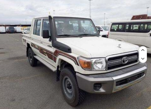BUENA OFERTA Camioneta Usada Land Cruiser S79DC Doble Cabina 2023-2024 con Poco Kilometraje en Venta - Product Image 4