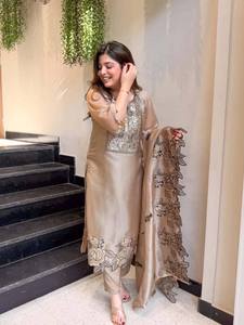 Women's Designer Chanderi Salwar Suit Set with Intricate Thread Work and Embroidered Dupatta for Festive Gatherings - Product Image 3