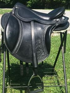 Silla de montar inglesa de cuero genuino estilo europeo para carreras de caballos, precio directo de fábrica, calidad premium, a la venta, hecha en India. - Product Image 6