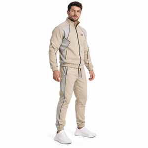 Survêtement Homme Entièrement Zippé Beige Gris avec Panneaux Coupe Classique Sportswear Décontracté avec Poches Latérales et Logo Personnalisé sur le Devant - Product Image 2