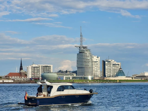 V-i-k-i-n-g M-a-r-i-n 34 S-e-d-a-n - Product Image 6