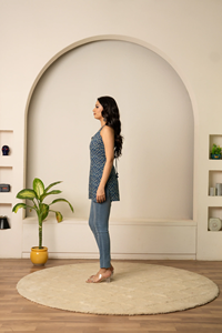 Tunique sans manches en coton bleu indigo Sukoon Chic, imprimée à la main, pour fille | Vêtements d'été décontractés, coupe élégante et confortable pour tous les jours - Product Image 2