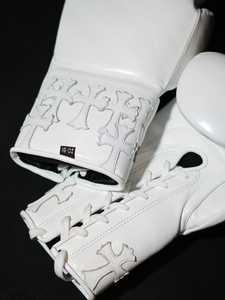 Gants de boxe professionnels en cuir de vachette véritable de qualité supérieure, fabriqués en usine, élégants et de style chrétien. - Product Image 2