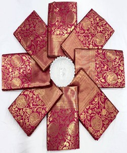 Sari de Seda Morado con Bordado Dorado Zari, Traje Tradicional Indio para Bodas, Estilo Banarasi, Sari Largo Hasta el Suelo para Mujer - Product Image 5