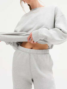 Sudadera de Forro Polar Premium para Mujer, Tejido Suave y Cómodo, Corte Holgado, Estilo Moderno para Uso Diario, Sudadera con Personalización de Marca - Product Image 2