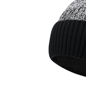 Gorros de Punto Unisex Cálidos y Elegantes Hechos de Acrílico Suave, Transpirables e Impermeables, Diseño Personalizado, Perfectos para Usar en Invierno, Moda Casual - Product Image 3