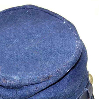 Gorra Kepi Clásica Vintage Hecha a Medida con Logotipo Metálico Bordado, Cómoda, Suave y Ajustable