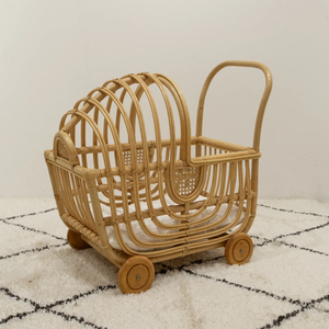 Poussette pour poupée en rotin naturel de haute qualité, fabriquée au Vietnam, avec roues. - Product Image 3