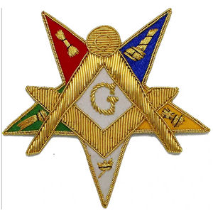 Badges personnalisés OEM faits main en fil de bullion avec épingle de sûreté, couleurs or/argent, broderie sur tissu sergé, logos et designs sur mesure de haute qualité - Product Image 5