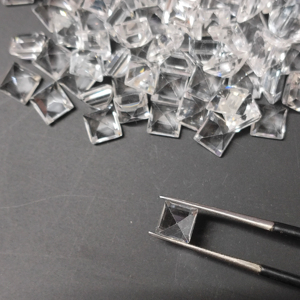 โทแพซสีขาวธรรมชาติ 6 มม. ทรงสี่เหลี่ยมเจียระไนแบบสเต็ปคัท คุณภาพดีที่สุด พลอยเม็ดเดี่ยวสำหรับทำเครื่องประดับ - Product Image 4