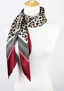 Fabricante de pañuelos de cuello de satén puro para mujer, pañuelo cuadrado de seda para mujer, diseño personalizado y elegante. - Product Image 2