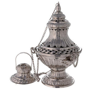 Brûleur d'encens religieux élégant en laiton fait main, couleur argent, avec chaîne et couvercle, encensoir décoratif pour usage en église, toutes saisons - Product Image 1