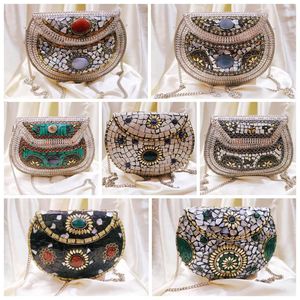 Bolso de Mano de Lujo con Diseño Étnico Kundan, Adornado con Flores y Piedras, para Mujer, Ideal para Bodas y Fiestas, Colección de Diseño Artesanal - Product Image 6