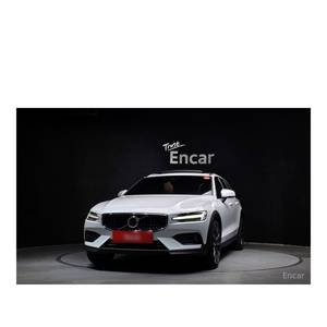 Volvo V60 B5 Ultimate AWD 2023 con Caja de Cambios Automática, Asientos de Cuero, Cámara Trasera, Solo 25,655 km, Volante a la Izquierda - Product Image 3