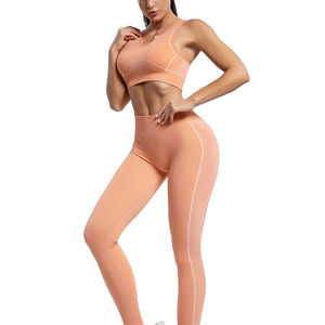 Ensemble de yoga professionnel pour femmes en gros : Leggings push-up avec rembourrage amovible et soutien-gorge, logo personnalisé - Product Image 2