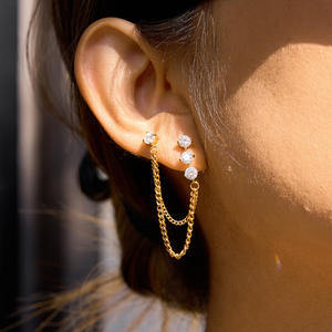 Modernos Pendientes de Cadena de Acero Inoxidable Chapados en Oro de 18K con Borla de Circonitas para Perforación Doble - Product Image 5