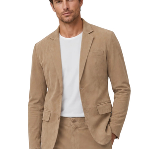 Costume deux pièces en daim marron pour homme Leather Cult, blazer à simple boutonnage et revers crantés - Product Image 3