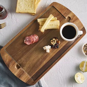 Planche à découper en bois durable et écologique de qualité supérieure avec insert en verre amovible, plateau de service pour charcuterie, poignée, bloc de préparation pour usage domestique - Product Image 5