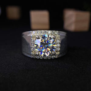 Anillo de compromiso y boda unisex chapado en rodio con moissanita de corte redondo y plata de ley 925, estilo hip hop, con diseño de racimo, ideal como anillo de promesa. - Product Image 1