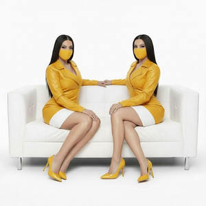 Ensemble de jupes personnalisées OEM tendance pour femmes, comprenant un crop top à capuche avec impression de logo décontractée, idéal pour l'hiver - Product Image 6