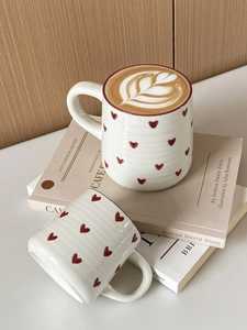 Taza de café de cerámica con diseño de corazones, resistente al calor, apta para lavavajillas, para uso doméstico. - Product Image 1
