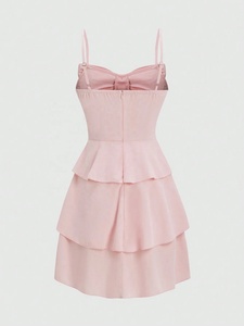 Vestido informal de tres capas con borde de volantes y lazo de moda para mujer con silueta ceñida a la cintura - Product Image 1