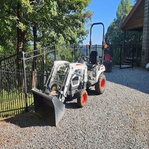 Tracteur Bobcat, machine agricole compacte et performante, conçue pour des performances sur le terrain exceptionnelles et un travail agricole efficace. - Product Image 3