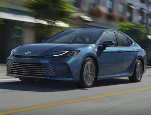 Toyota Camry hybride 2026, édition haut de gamme, 2,5 L, 185 ch, L4 - Hybride E - CVT ACC, berline - Product Image 6