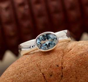 Anillo de Boda de Plata de Ley 925 con Topacio Azul Natural, Engaste de Bisel, Hecho a Mano, Gema Genuina, Joyería Vintage de Declaración, Venta al por Mayor - Product Image 3