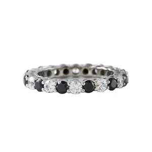 Elegant Ogende Ronde Geslepen Zwart-Wit Moissaniet Diamant Eternity Ring 925 Sterling Zilveren Stapelbare Verlovingsring Voor Dames