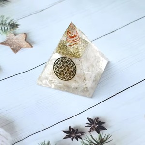 Pierre de Sélénite Naturelle Faite à la Main 7x9cm, Pyramide d'Orgone Nubienne, Orgonite, Décoration d'Intérieur, Méditation, Véritable Toucher, Feng Shui - Product Image 3