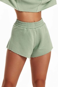 Shorts de sport décontractés pour femmes, personnalisés, de haute qualité, verts, extensibles, super doux, confortables et respirants. - Product Image 5
