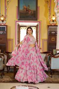 Lehenga de georgette con bordado intrincado de hilo, lentejuelas y cuentas tubulares, con blusa y dupatta, listo para usar. - Product Image 2