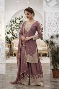 Ensemble Kurta traditionnel indien pakistanais en soie violette pour femmes, longueur au sol, avec dupatta, coupe régulière, tenue ethnique toutes saisons - Product Image 3