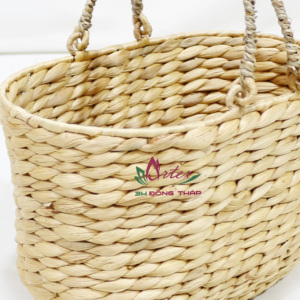 Panier de rangement en jacinthe d'eau naturelle tissée à la main écologique pour le rangement des pique-niques et les activités de plein air - Product Image 2