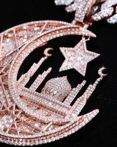 Pendentif de luxe 3D Lune et Étoile en Or Rose, Argent Sterling 925, Moissanite Taille Baguette, avec Photo Personnalisée au Dos - Product Image 4