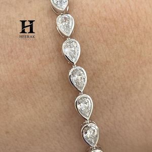 Elegant Pear Cut Diamond Tennis <b>Bracelet</b> – 18K Gold Bezel-Set Teardrop <b>Bracelet</b> - Product Image 5