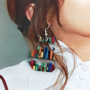 Boucles d'oreilles pendantes élégantes personnalisées colorées Cat Book Design Bijoux de mode pour femmes mignonnes pour les occasions de fête - Product Image 5