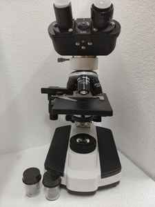 Microscope biologique binoculaire à fort grossissement 1000x avec éclairage LED, indice de protection IP55, pour la recherche médicale clinique et l'éducation - Product Image 2
